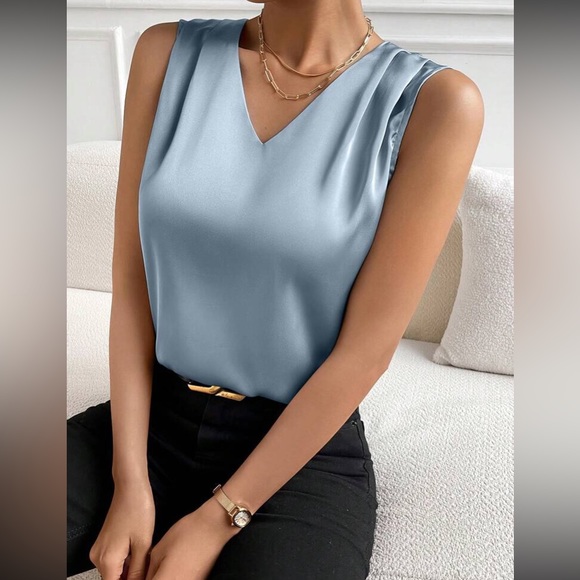 Luxe V neck sleeveless blouse - Picture 10 of 15